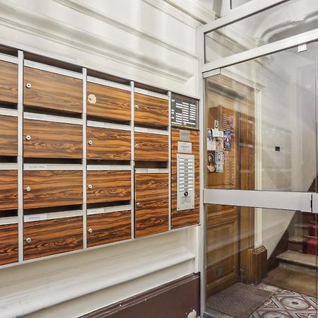 Superbe 2 Pieces Au Coeur Du Xvieme Bed & Breakfast Paris Luaran gambar